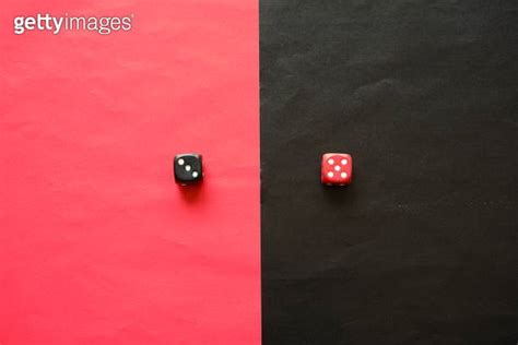 Red dice shows five and black dice shows three. 이미지 (1196371275) - 게티이미지뱅크