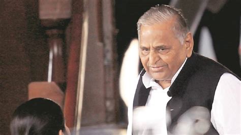 Mulayam Singh Yadav Biography: Wife, Family, Siblings, Son, Political ...