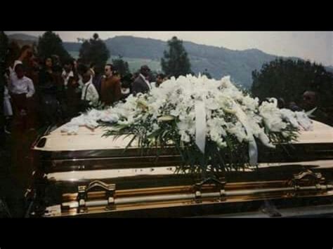 The Funeral Of Eric (Eazy-E) Wright (1995) - YouTube