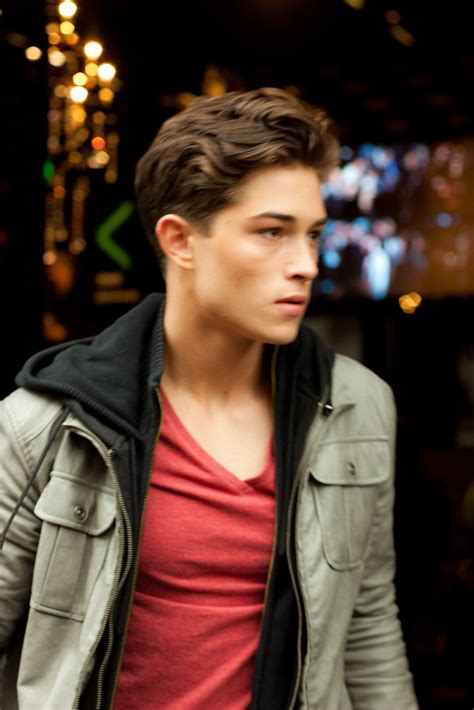 Francisco Lachowski - Francisco Lachowski Family Wife Kids Parents ...