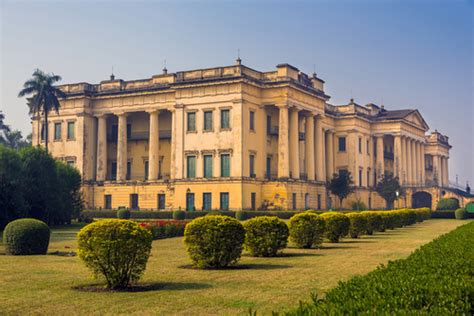 Hazarduari Palace, Murshidabad, West Bengal: Famous Indian monumemts