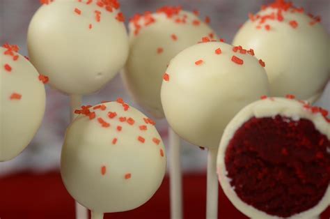 Red Velvet Cake Pops - Joyofbaking.com *Video Recipe*