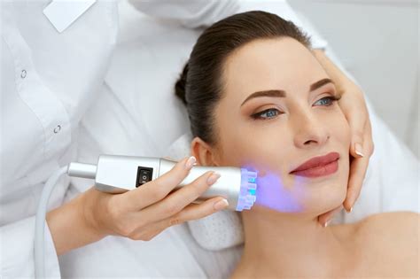 Blue Light Therapy: Benefits, Uses and Science