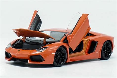 Diecast Lamborghini Aventador LP700-4 Model 1:24 Scale By Welly [VB1A544]