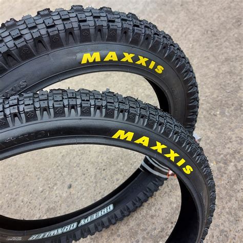 Maxxis Creepy Crawler Trials Bike Stunt Off road Tyre ST Front / Rear ...