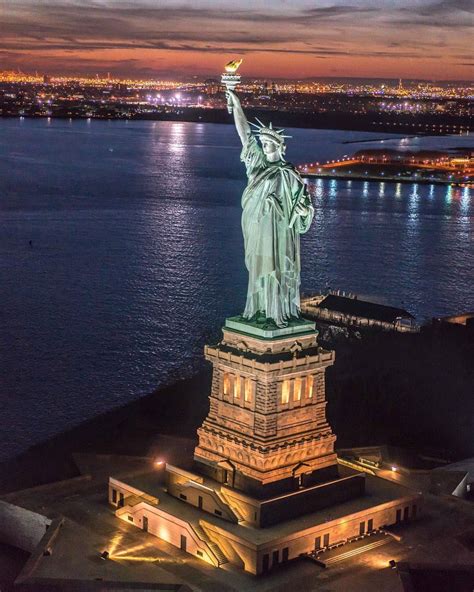 newyorkcityfeelings | New york statue, Statue of liberty, New york city