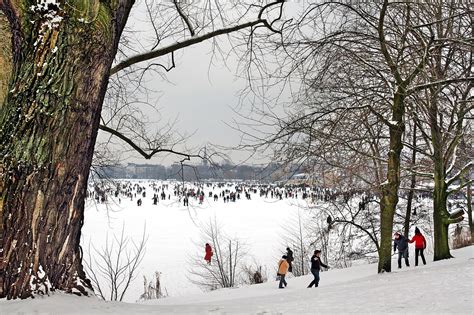 Seasons in Hamburg: Weather and Climate