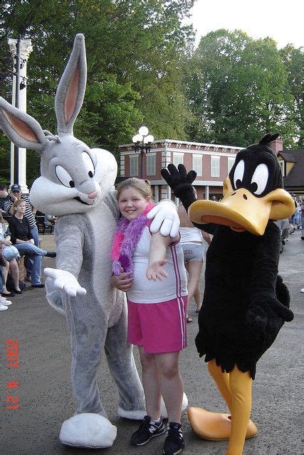 Six Flags 2007 | Daffy duck, Mascot, Mascot costumes