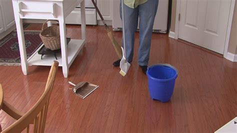 Deep Cleaning Hardwood Floors to Get Shiny and Clean Floor | HomesFeed