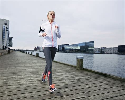 The Best Running Shoes for Heel Pain | Livestrong.com