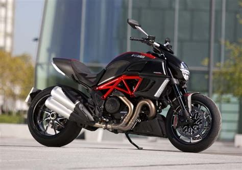 2011 Ducati Diavel Carbon | Road Test Review | Rider Magazine