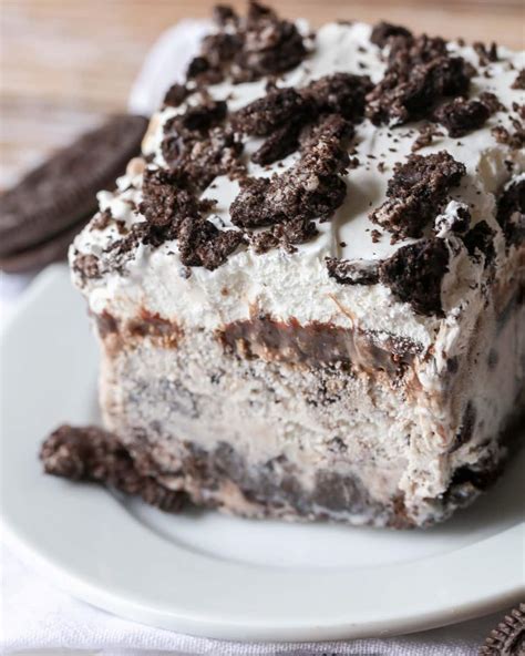 Oreo Ice Cream Cake {Just 5 Ingredients!} | Lil' Luna