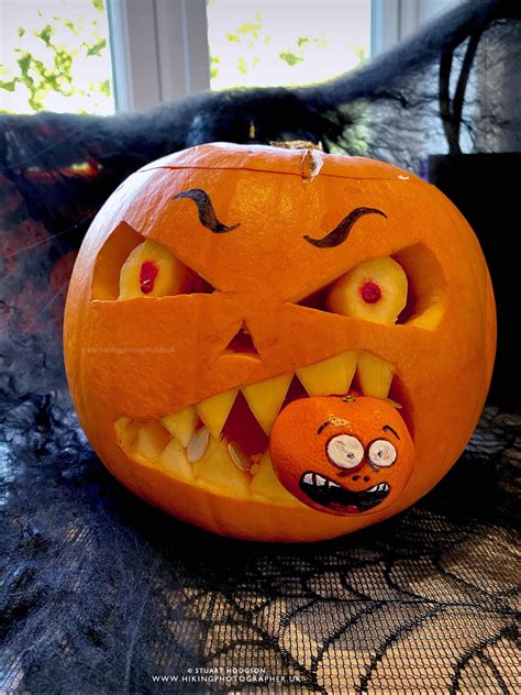 Best Pumpkin Carving Ideas for Halloween - 5 quick & scary pumpkin face ...