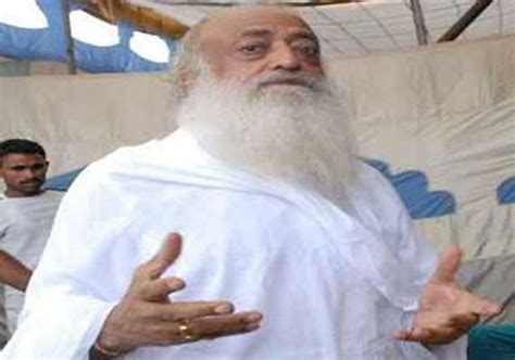 Asaram Bapu's devotees stone India TV and other news channel cameras, 3 ...