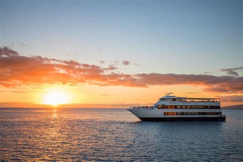 A Date Night Sunset Cruise Along Waikiki's Historic Coast - Hawaii Magazine