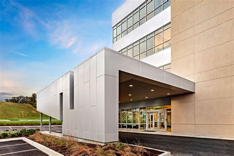 UT Medical Center - Cancer Institute | BarberMcMurry Architects