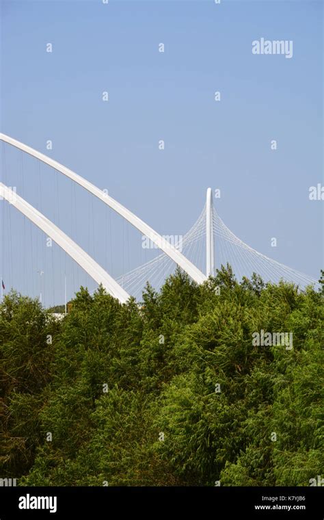 Santiago Calatrava has designed two signature bridges in Dallas, the ...