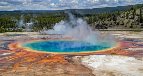 The Volcanic Caldera at Yellowstone National Park - VBT Bicycling and ...