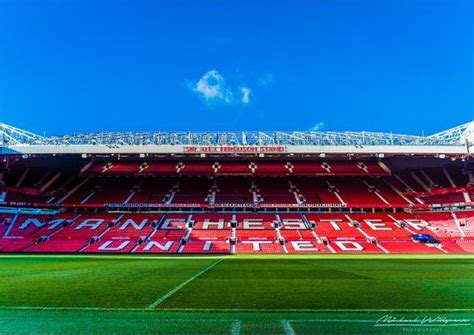 Lauren Steele Trending: Manchester United Stadion