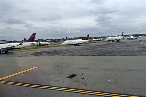 Many LaGuardia Airport flights canceled Thursday