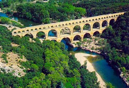 Pont du Gard in France - The most beautiful bridges in the world