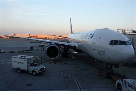 REVIEW: Flying on a Delta Air Lines Boeing 777-200LR Domestically ...