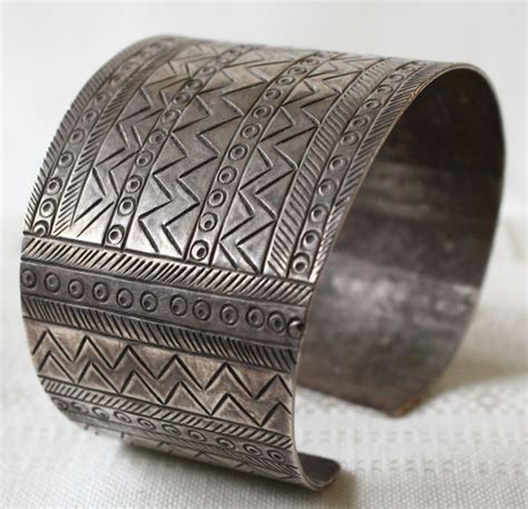 Tribal Jewelry: Asian Antique Tribal Silver Bracelet ETJ51