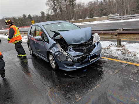 Car accident strikes on snowy morning