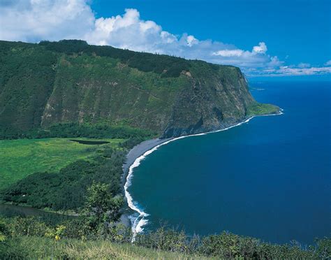 Waipio Valley | Hiking, Waterfalls, Black Sand Beach | Britannica