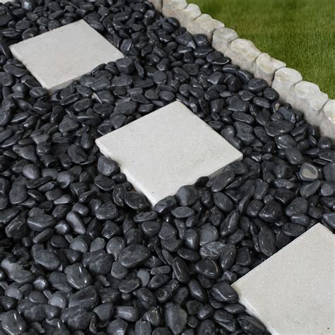 Super Black Polished Pebbles in 2020 | Black rock landscaping ...