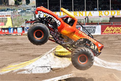 El Toro Loco Monster Truck by BrandonLee88 on DeviantArt