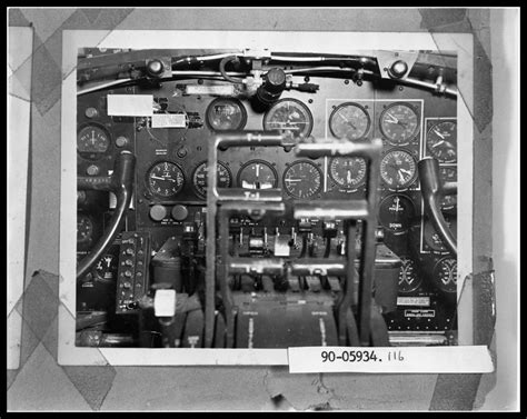 Interior Cockpit of Boeing B-17 Plane - Side 1 of 1 - The Portal to ...