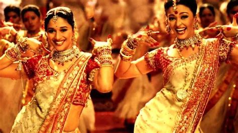 Best Bollywood Dance Moves