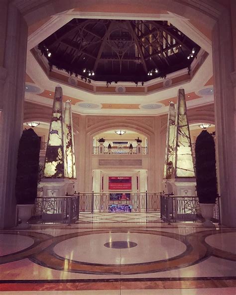 The Venetian Vs The Palazzo: Weighing The Pros And Cons Of These Las ...