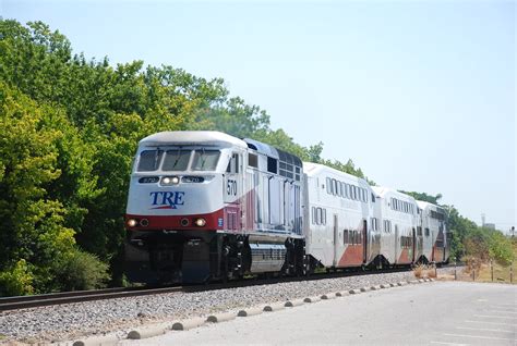 Trinity Railway Express120 | F59PHI #570 is westbound with T… | Flickr