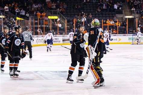 Kansas City Mavericks celebrate their win over the Tulsa Oilers - April ...