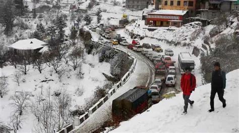 Snowfall in Manali 2022 news: Dip in temperatures as J&K, Himachal ...