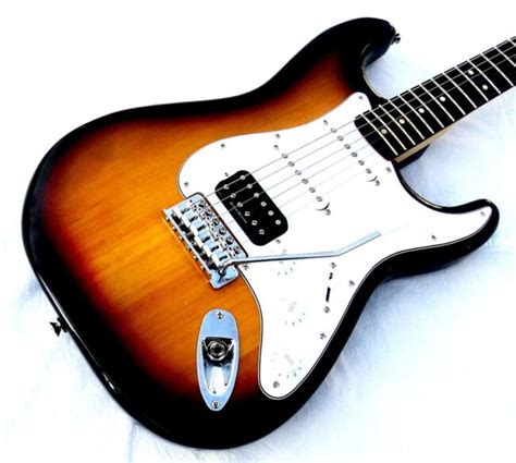 Squier Vintage Modified Stratocaster HSS Review | Music Corners