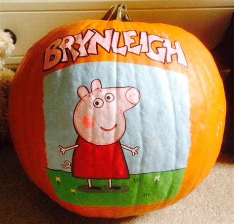 Peppa Pig painted pumpkin | Peppa pig painting, Peppa pig party ...