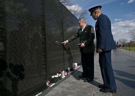 DAF senior leaders pay respects at Vietnam Veterans Memorial > Air ...