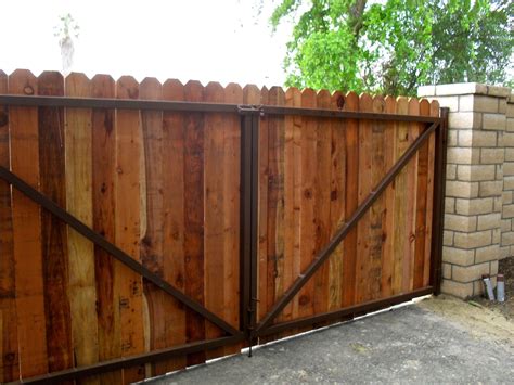 fencing-gate-designs-timber-gate-designs-wooden-gate-designs-privacy ...