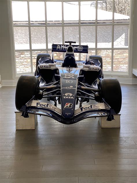 Here's How a Formula 1 Car Looks Parked Inside a House - autoevolution