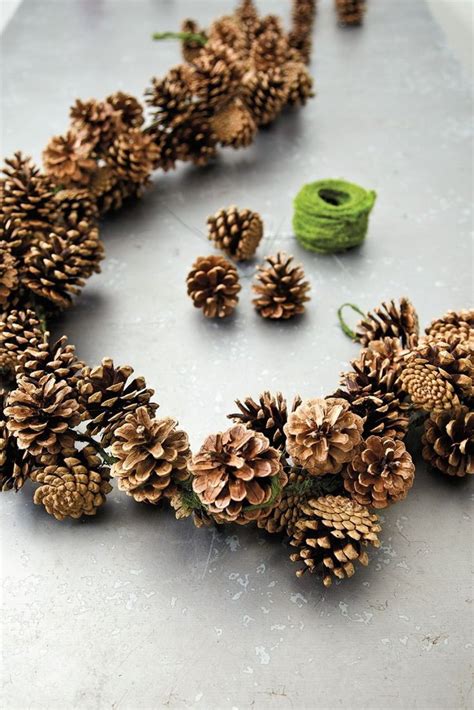 50 Best DIY Christmas Garland Decorating Ideas for 2021