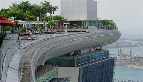 Marina Bay Sands Skypark Observation Deck - SKYFUN TRAVEL