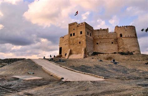 Fujairah Fort and Fujairah Village, Fujairah, Uae | Fujairah Fort and ...