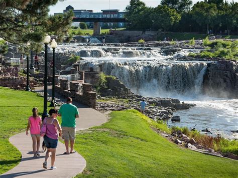 Between the Mile Markers: Sioux Falls to Mitchell | Travel South Dakota