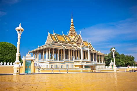 Phnom Penh Royal Palace and Silver Pagoda - Residence of the Cambodian ...