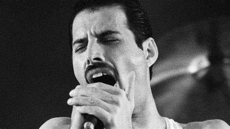 Does this video of Freddie Mercury singing opera prove the Queen ...