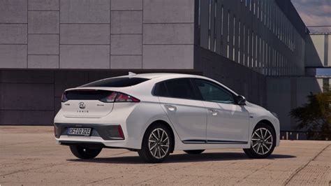 Hyundai IONIQ Electric (2019-2022) price and specifications - EV Database