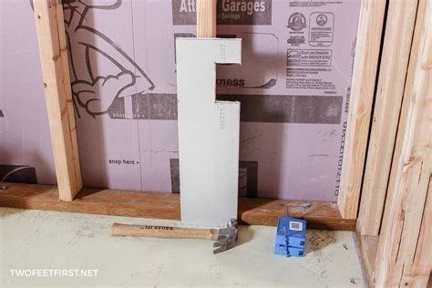 How to easily install outlet boxes